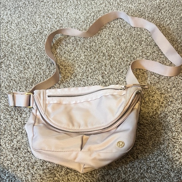 Lululemon Athletica Light Pink Crossbody Bag - Picture 1 of 3